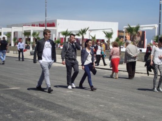 Aproximativ 90.000 de români îşi vor petrece minivacanţa de 1 Mai în staţiunile din ţară